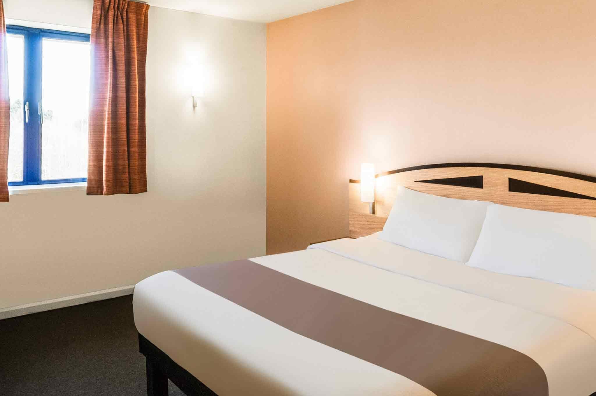 Ibis Wellingborough Hotel Exterior photo